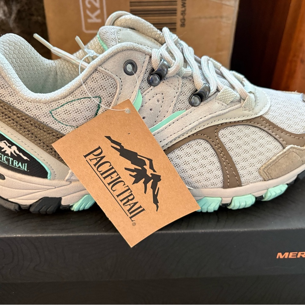 Pacific Trail Women's Light Gray Hiking Sneakers with Mint Accents